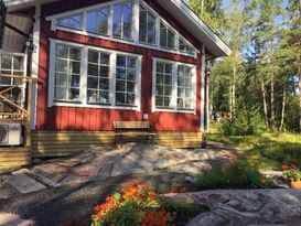 Stuga på skogstomt vid havet - Väddö