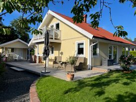 Trevligt hus i Espevik nära strand och klippor