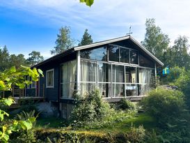 Cozy cottage near the sea and forest