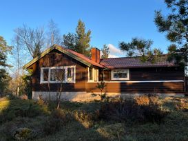 The lakeside cottage