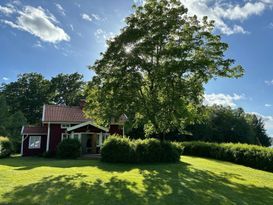 Charmantes Ferienhaus am See Ellenesjön