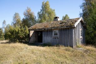 Unik naturnära stuga. Attabacken.