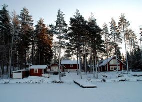 Fullstort hus med egen sjötomt.