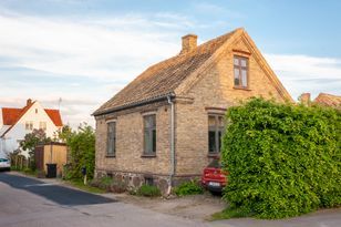 Traditionellt tegelhus i gamla Höganäs