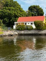 Trevlig stuga granne med havet utanför Ronneby