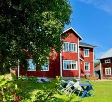 Family-friendly countryside house close to lake