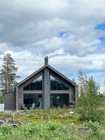 Nybyggt & modernt fjällshus med storslagen natur