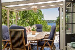 House with its own jetty, high standard - Dalarö