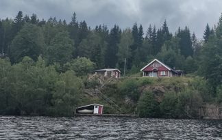 Stuga med sjötomt utanför Borås