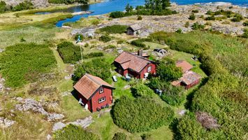 Archipelago paradise on an island in the Gryt arch