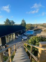 Sommarhus i Bohuslän med havsutsikt och pool