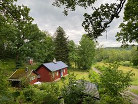 Charmig stuga nära bad mellan Ullared och Varberg