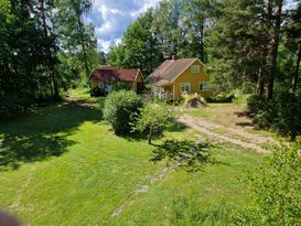 Gula Stugan, Skogsbo i centrala Leksand